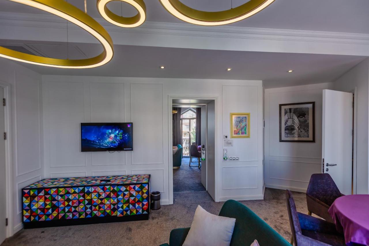 Ivy Garden Hotel Baku Exteriör bild The interior of the suite