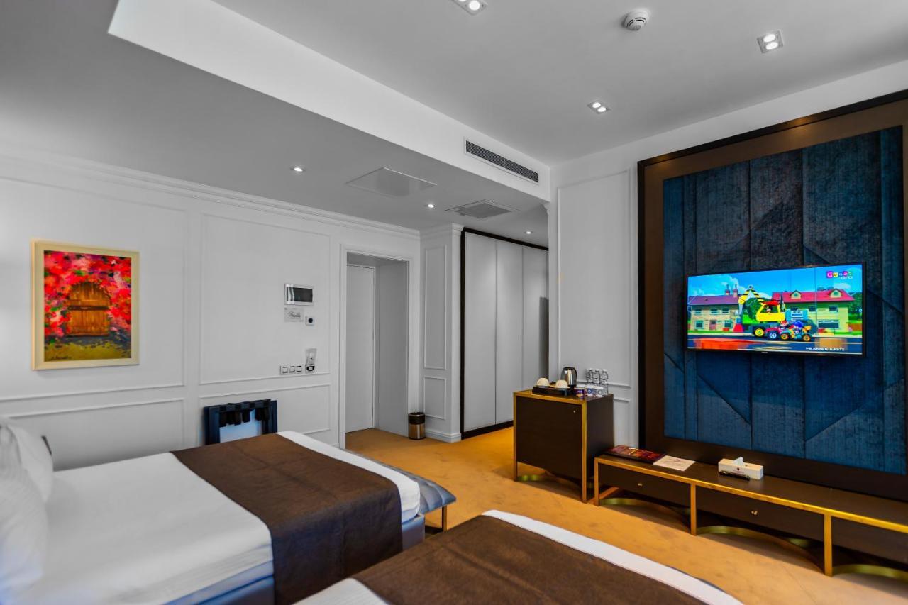 Ivy Garden Hotel Baku Exteriör bild Deluxe room