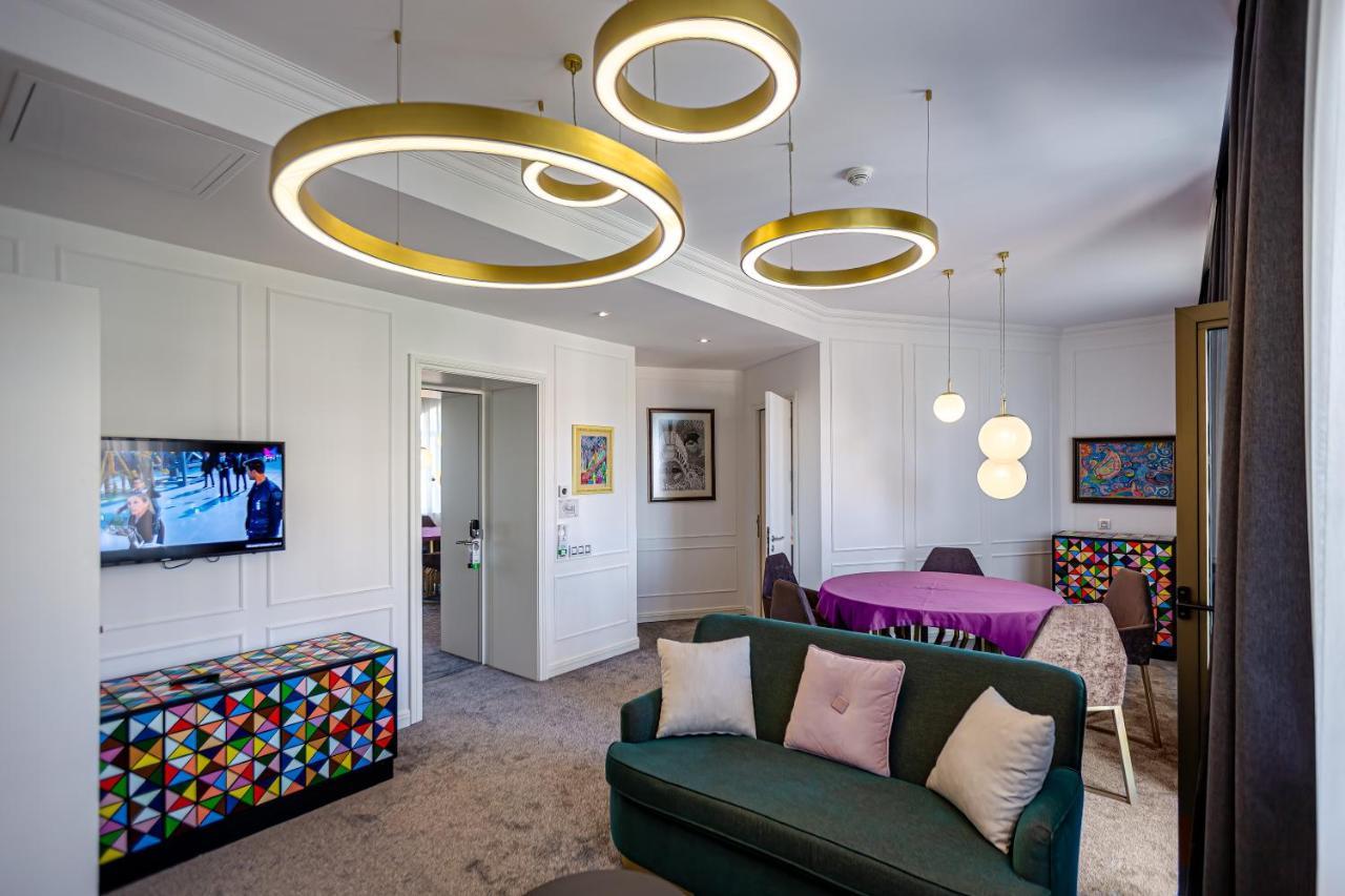 Ivy Garden Hotel Baku Exteriör bild A suite at the hotel