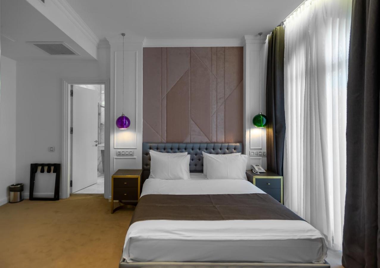 Ivy Garden Hotel Baku Exteriör bild A bedroom