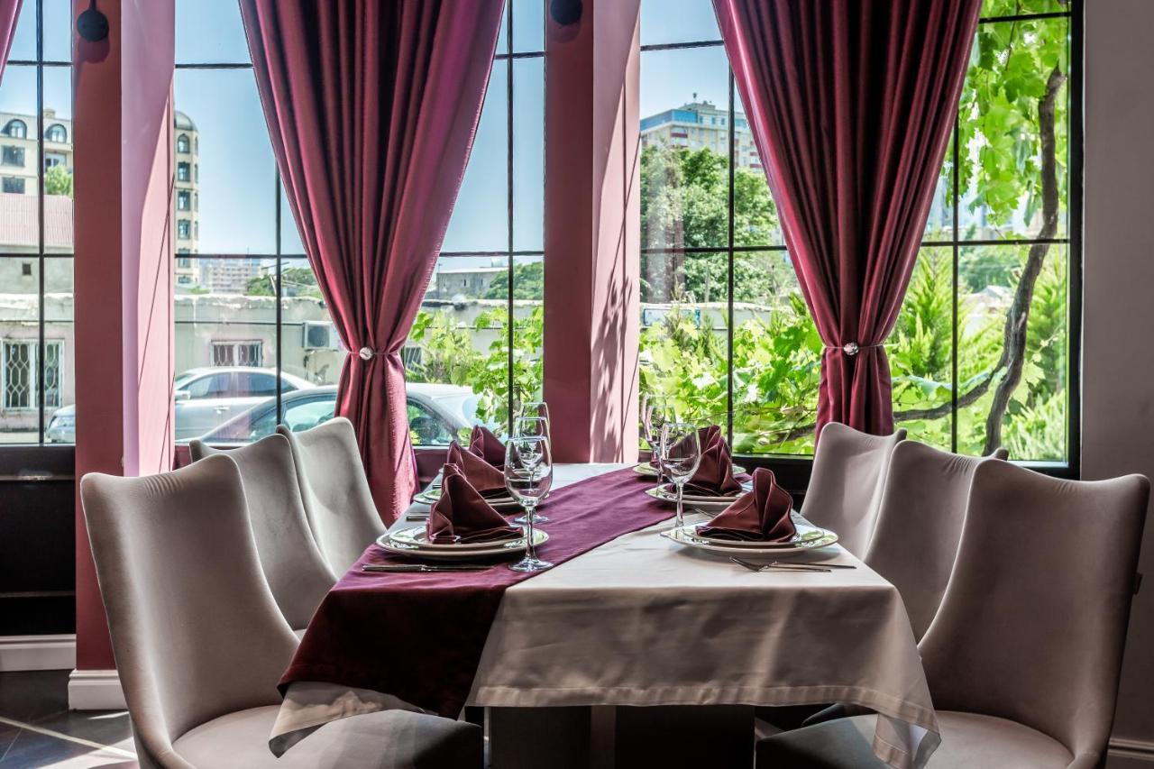 Ivy Garden Hotel Baku Exteriör bild Restaurant