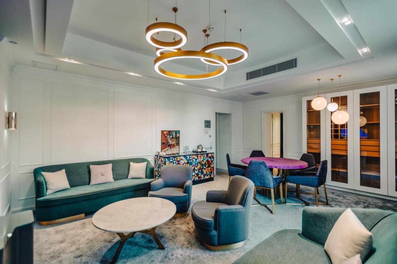Ivy Garden Hotel Baku Exteriör bild The 2019 renovated lounge