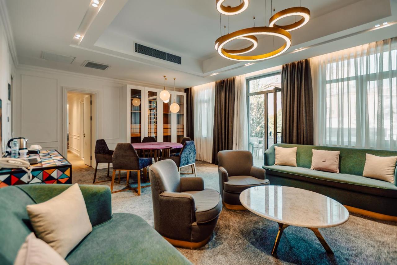Ivy Garden Hotel Baku Exteriör bild A living room in a luxury apartment
