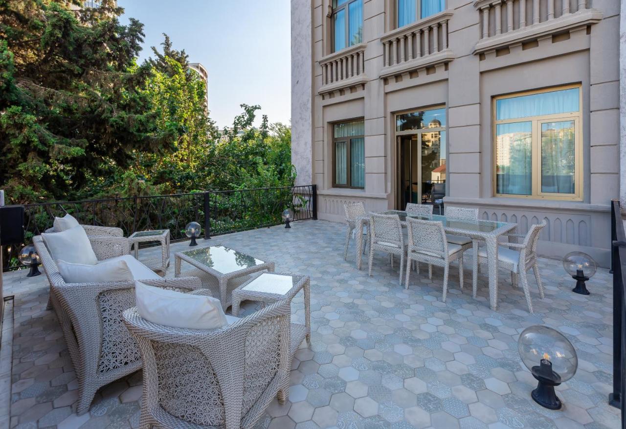 Ivy Garden Hotel Baku Exteriör bild The hotel's terrace